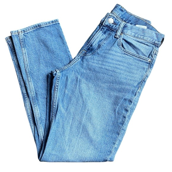 H&M Denim - H&M Women’s Light Blue Slim Fit Straight Jeans Size 30